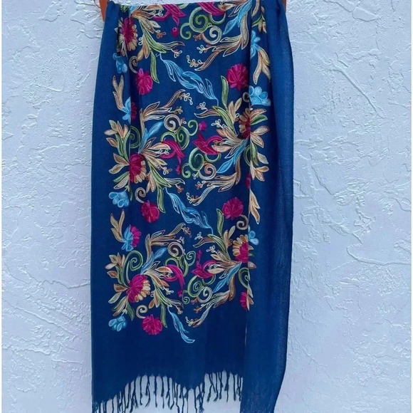 Unbranded Womens Embroidered Flower Scarf Multicolor Sz 29"x33" - Picture 13 of 14